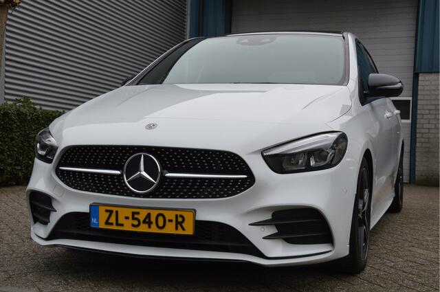 Mercedes-Benz B-KLASSE 180 AMG | LED | CARPLAY | CAMERA | PANODAK | NIGHTPAKKET | CRUISE | CLIMA | ENZ