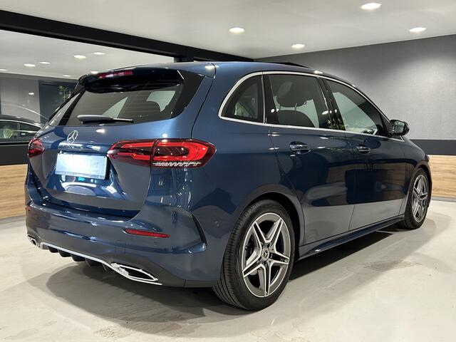 Mercedes-Benz B-KLASSE 180 AMG // Panoramadak // Camera // Carplay // Elek. Achterklep // Cruise Control // Parkeersensoren