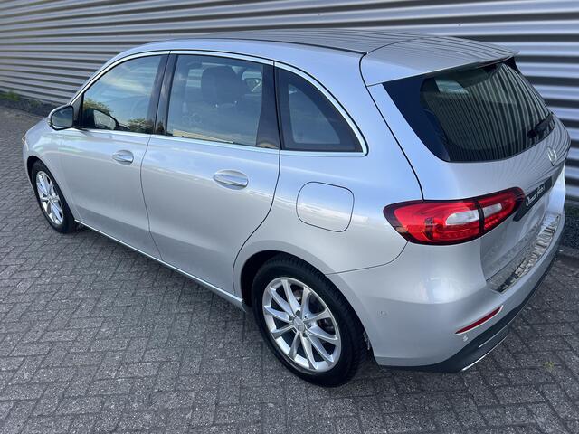 Mercedes-Benz B-KLASSE 180 Automaat Trekhaak Widescreen