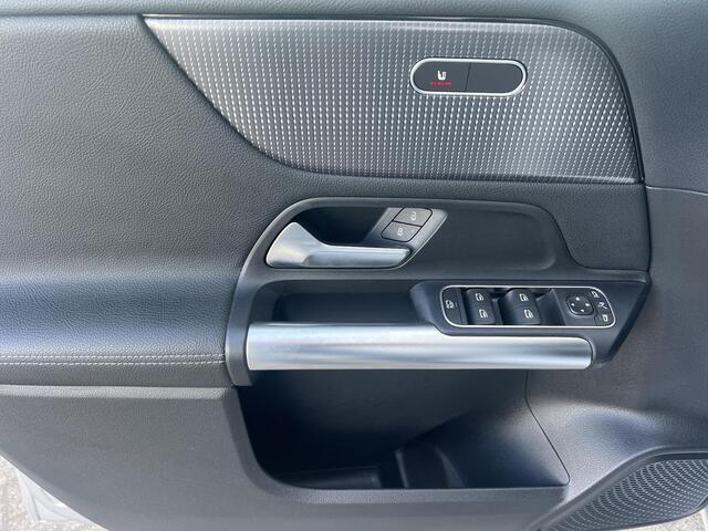 Mercedes-Benz B-KLASSE 180 Automaat Trekhaak Widescreen