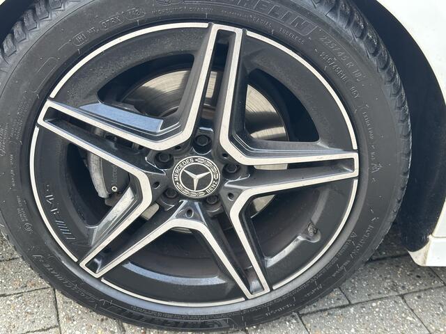 Mercedes-Benz B-KLASSE 180 Business Solution AMG Pano-Dak | Camera | Night | Stoelverw. | Elekt. Klep