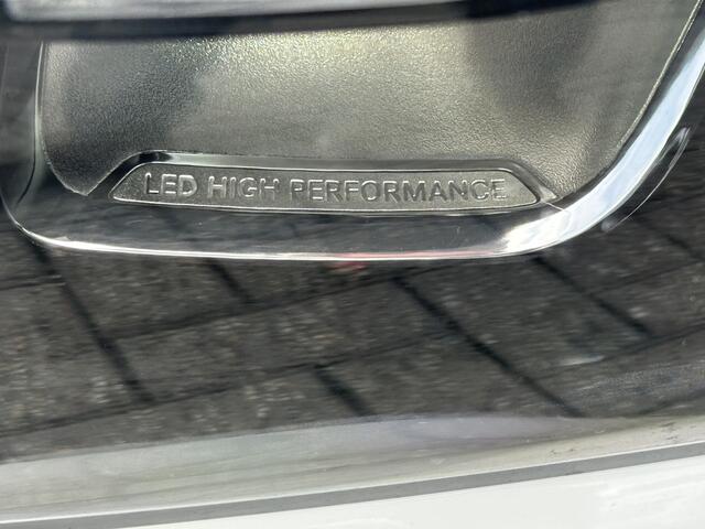 Mercedes-Benz B-KLASSE 180 Business Solution AMG Pano-Dak | Camera | Night | Stoelverw. | Elekt. Klep