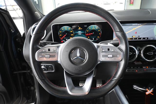 Mercedes-Benz B-KLASSE 180 Business Solution AMG Automaat Navigatie Panoramadak Rijklaarprijs Inruil Mogelijk!