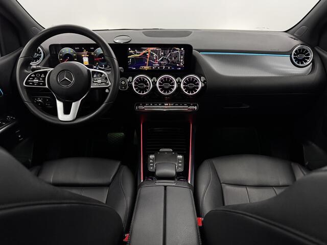 Mercedes-Benz B-KLASSE 180 Business Solution Luxury Pano, Leder, Camera, Stoelverwarming, Navi, Cruise control adaptief, Keyless start, Elektrische achterklep
