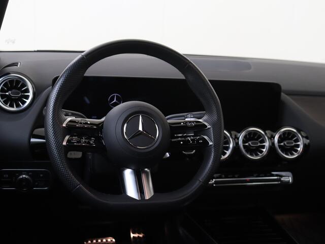 Mercedes-Benz B-KLASSE 250 e Star Edition AMG Line Plus | Panoramadak | Leder/Alcantara | Camera | Navigatie | Stoelverwarming