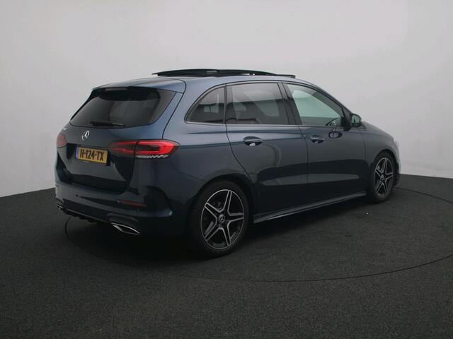 Mercedes-Benz B-KLASSE 180 AMG Nightpakket | Panoramadak | Parkeerpakket met Camera | Augmented Reality | Car Play | Inclusief 24 maanden Mercedes-Benz Certified garantie voor Europa.