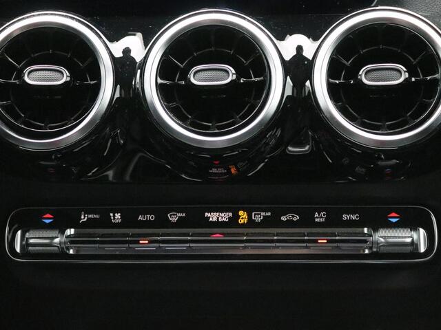 Mercedes-Benz B-KLASSE 180 AMG Nightpakket | Panoramadak | Parkeerpakket met Camera | Augmented Reality | Car Play | Inclusief 24 maanden Mercedes-Benz Certified garantie voor Europa.