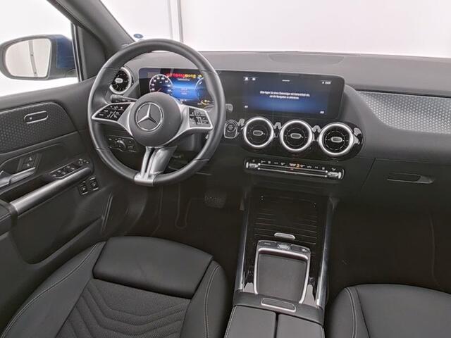 Mercedes-Benz B-KLASSE 250 e Face Lift Plug-In Hybride Trekhaak | Ledkoplampen | Stuur en Stoelverwarming | 11kW Laden | Achteruitrijcamera. Inclusief 48 maanden MB Certified garantie voor Europa.