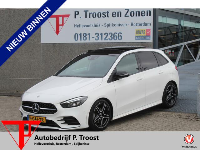 Mercedes-Benz B-KLASSE 180 Business Solution AMG Night pakket/Panoramadak/Navigatie/Apple carplay/Achteruitrijcamera/Parkeersensoren rondom/Dodehoek detectie/Cruise control/DAB/18'' Lichtmetalen velgen.