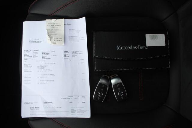 Mercedes-Benz B-KLASSE 180 Business Solution AMG Night pakket/Panoramadak/Navigatie/Apple carplay/Achteruitrijcamera/Parkeersensoren rondom/Dodehoek detectie/Cruise control/DAB/18'' Lichtmetalen velgen.