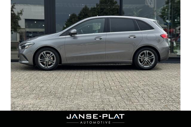 Mercedes-Benz B-KLASSE 180 AUT Business Solution | Camera | Elektrische achterklep | NL-AUTO