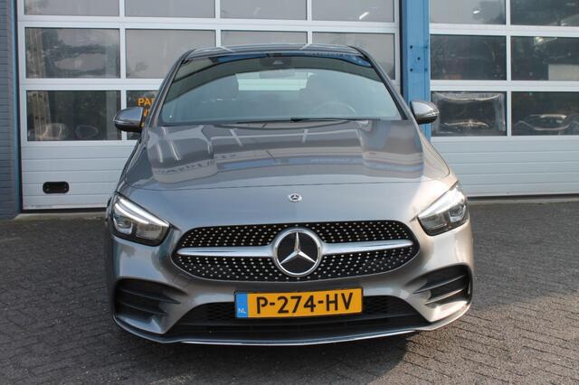 Mercedes-Benz B-KLASSE 180 BUS. SOL. AMG Automaat / Afn. Trekhaak /