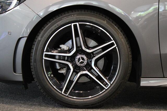 Mercedes-Benz B-KLASSE 180 AMG Line Panorama dak | Trekhaak