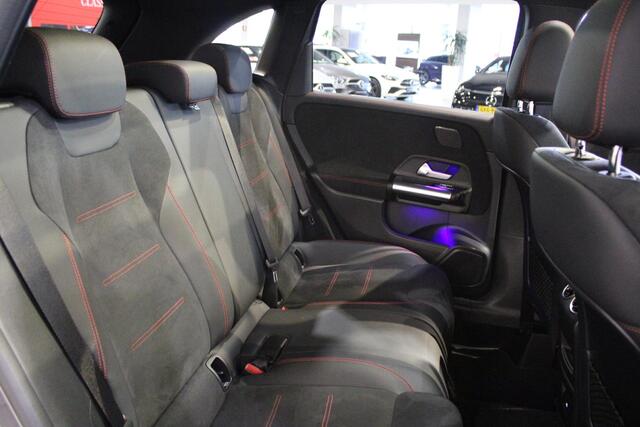 Mercedes-Benz B-KLASSE 180 AMG Line Panorama dak | Trekhaak