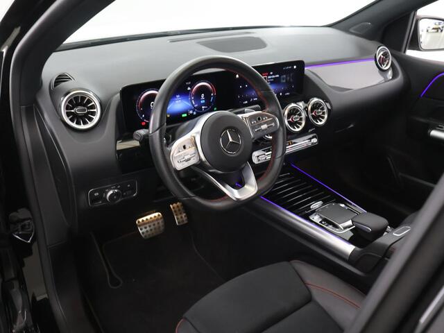 Mercedes-Benz B-KLASSE 250 e AMG Line | Widescreen | 360 graden camera | Stoelverwarming | Cruise control | Extra getint glas |