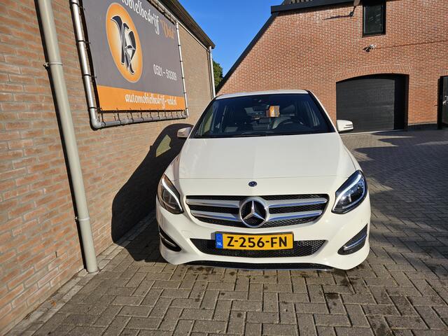 Mercedes-Benz B-KLASSE 220 4MATIC