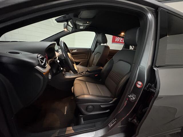 Mercedes-Benz B-KLASSE 180 Ambition, NL auto, Volledig dealer onderhouden, Navi, Clima, Cruise, 18 inch, Afn.trekhaak, Xenon, Half leder, Privacy glas