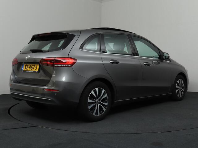 Mercedes-Benz B-KLASSE 180 Business Solution | Elektrisch Panoramadak | Trekhaak | Camera!