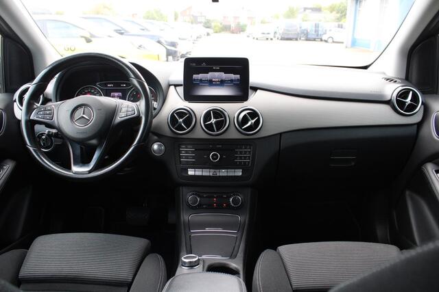Mercedes-Benz B-KLASSE 180 Ambition | Trekhaak | Goed Onderhouden! | Lichtmetalen Velgen | Airco | Cruise Control | Navigatie |
