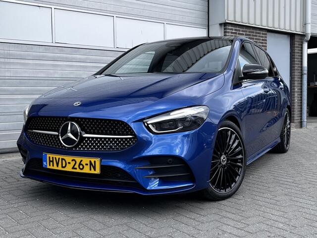 Mercedes-Benz B-KLASSE 180 Star Edition AMG | Night Pakket | Panoramadak | Dodehoekassistent | MULTIBEAM LED Koplampen | Apple CarPlay | Android Auto | Sfeerverlichting | Stoelverwarming | Achteruitrijcamera | Elektrisch Inklapbare Buitenspiegels
