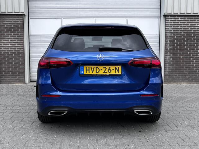 Mercedes-Benz B-KLASSE 180 Star Edition AMG | Night Pakket | Panoramadak | Dodehoekassistent | MULTIBEAM LED Koplampen | Apple CarPlay | Android Auto | Sfeerverlichting | Stoelverwarming | Achteruitrijcamera | Elektrisch Inklapbare Buitenspiegels
