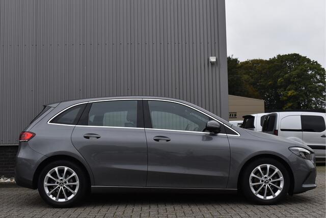 Mercedes-Benz B-KLASSE 180 Premium Automaat, Widescreen, Stoelverwarming, Sportstoelen, Navi