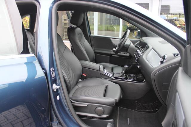 Mercedes-Benz B-KLASSE 160 Style Camera/Led/Dealer onderhoud/N.A.P.