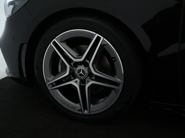 Mercedes-Benz B-KLASSE 180 Business Solution AMG Achteruitrijcamera | Smartphone integratiepakket | Elektrische achterklep | Inclusief 24 maanden MB Certified garantie voor Europa.