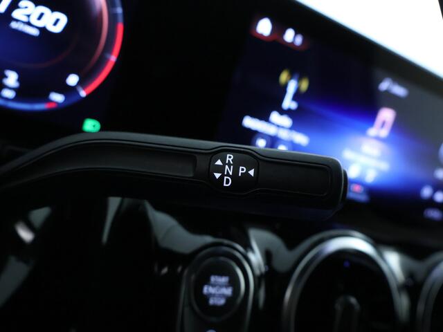 Mercedes-Benz B-KLASSE 180 Business Solution AMG Achteruitrijcamera | Smartphone integratiepakket | Elektrische achterklep | Inclusief 24 maanden MB Certified garantie voor Europa.