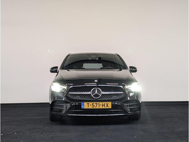 Mercedes-Benz B-KLASSE 180 AMG Line|PANO| CAMERA | STOELV