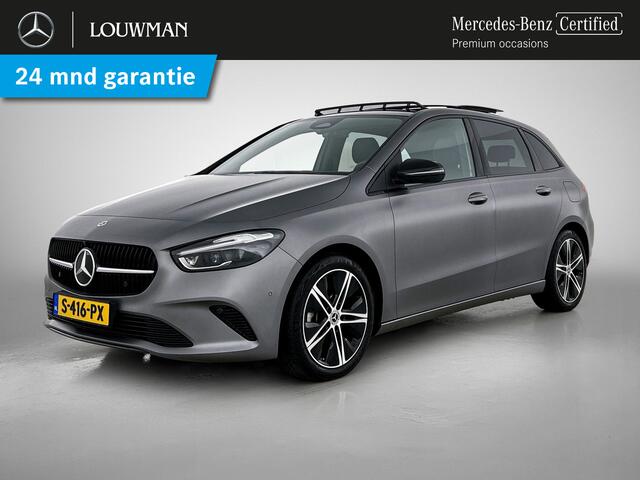 Mercedes-Benz B-KLASSE 200 Luxury-Line | Panorama schuif/kanteldak | MultiBeam Led | Night pakket | Apple CarPlay | Thermotronic Climate Control | Parkeer - en Spiegel pakket | Kleur: MANUFAKTUR mountaingrijs magno| Inclusief 24 maanden MB Certified garantie voor Europa.