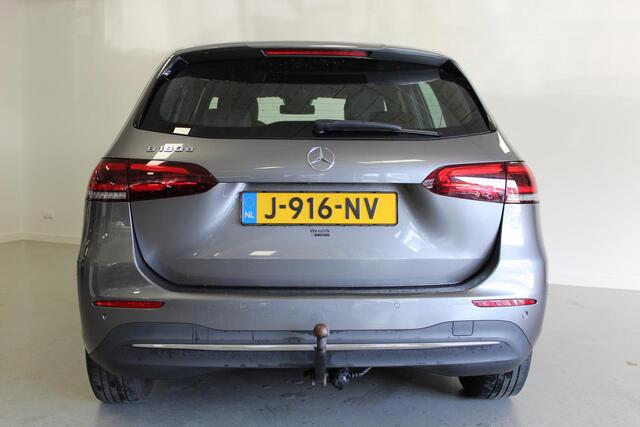 Mercedes-Benz B-KLASSE 180d Business Solution | CARPLAY | LED-KOPL | CAMERA | 16'LMV | NAVIGATIE | TREKHAAK | PDC-A |