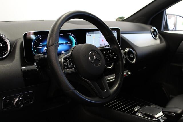 Mercedes-Benz B-KLASSE 180d Business Solution | CARPLAY | LED-KOPL | CAMERA | 16'LMV | NAVIGATIE | TREKHAAK | PDC-A |