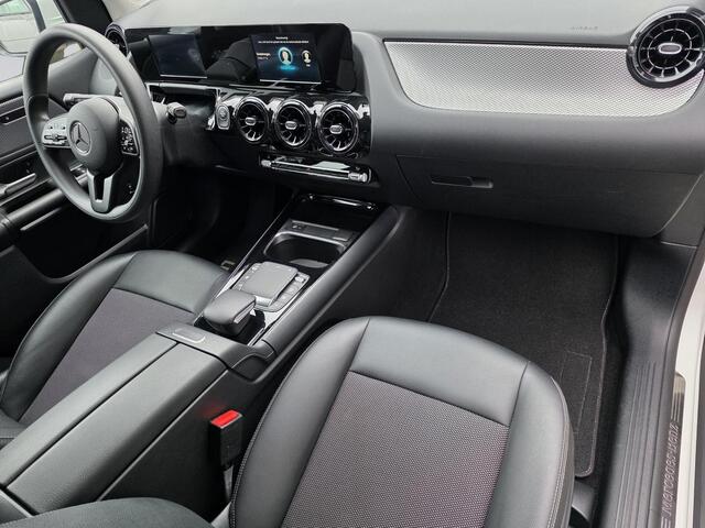 Mercedes-Benz B-KLASSE 250 e Business Solution Luxury Limited /Apple Carplay/Parkeersens. rondom/Stoelverw./Climate&Cruise Contr./DAB+/Half leder/17''/(MET GARANTIE*)