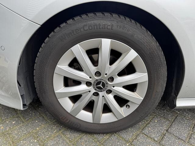 Mercedes-Benz B-KLASSE 180 d Business Solution | Navigatie | Camera | Stoelverwarming | LED | Lichtmetalen Velgen |