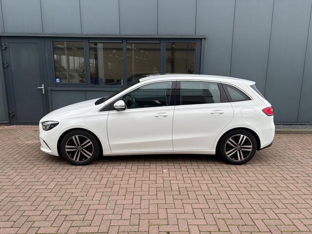 Mercedes-Benz B-KLASSE 180 Business Solution Luxury Automaat LEDER/CAMERA/DODEHOEK/CARPLAY/SFEER/PDC