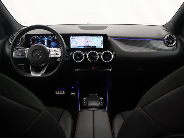 Mercedes-Benz B-KLASSE 180 Business Solution AMG | Night | Trekhaak | Widescreen Stoelverwarming | Achteruitrijcamera |