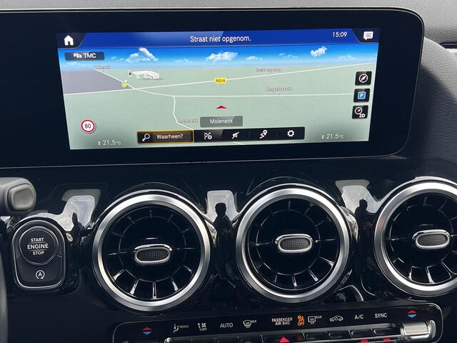 Mercedes-Benz B-KLASSE 180 Business Solution Luxury Automaat / Virtual Cockpit / Navigatie / Stoelverwarming / Elektrische klep / Apple Carplay Android / 17"LM wielen met All Season banden /