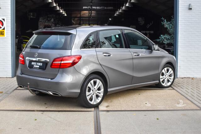 Mercedes-Benz B-KLASSE 180 Ambition *Halfleder | A/C | Navi | Cruise | Bluetooth | Parkeersensoren | 17" Lichtmetaal*