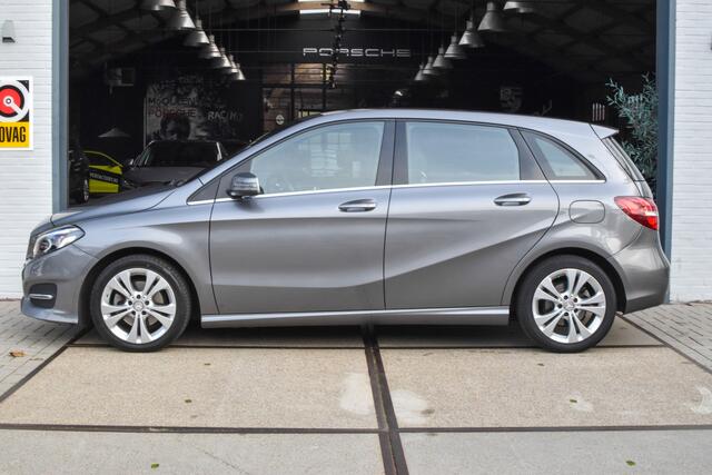 Mercedes-Benz B-KLASSE 180 Ambition *Halfleder | A/C | Navi | Cruise | Bluetooth | Parkeersensoren | 17" Lichtmetaal*