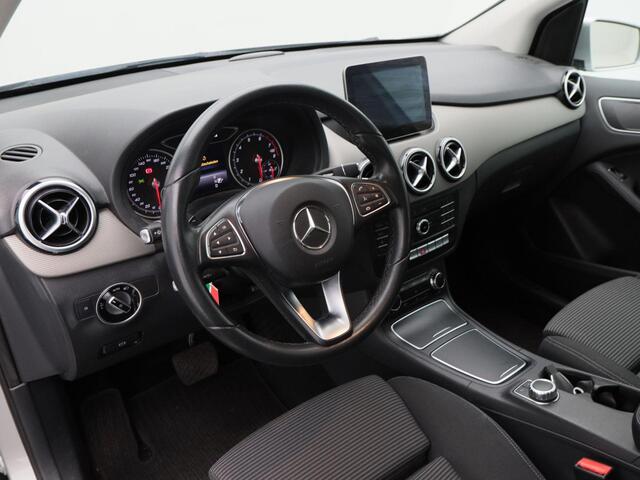 Mercedes-Benz B-KLASSE 250 Ambition Automaat 211 Pk | Camera | Keyless | LED | Navigatiesysteem | Parkeersensoren | 18 Inch | 81.928 Km