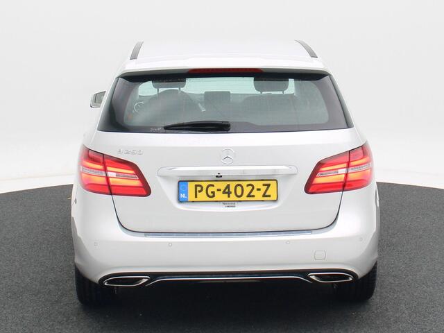 Mercedes-Benz B-KLASSE 250 Ambition Automaat 211 Pk | Camera | Keyless | LED | Navigatiesysteem | Parkeersensoren | 18 Inch | 81.928 Km