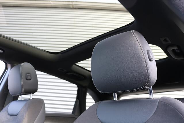 Mercedes-Benz B-KLASSE 250 e AMG Pakket AMG NightPakket (Panodak Sportleder Carplay Widescreen Burmester Camera Distronic Keyless Multibeam 19InchAMG PrivacyGlass Pdc V+A)