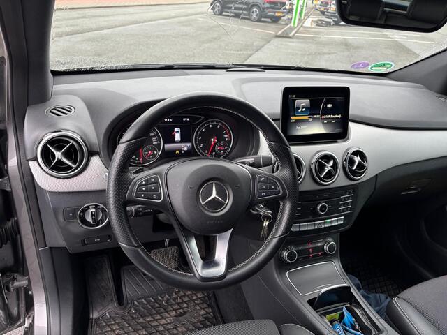 Mercedes-Benz B-KLASSE 180 Ambition | 1E EIGENAAR | 12MND GARANTIE | AUTOMAAT | NAVI | AIRCO | TREKHAAK | CRUISE |