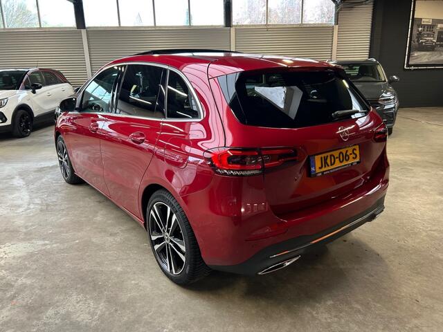 Mercedes-Benz B-KLASSE 200 BUS. SOL. LUX. / Pano / 360 Camera / Trekhaak / sportstoelen