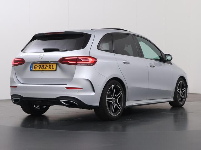 Mercedes-Benz B-KLASSE 180 Advantage | AMG | Night | Panoramadak | Trekhaak | Stoelverwarming | Widescreen | Achteruitrijcamera |