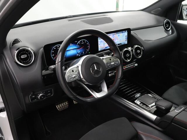 Mercedes-Benz B-KLASSE 180 Advantage | AMG | Night | Panoramadak | Trekhaak | Stoelverwarming | Widescreen | Achteruitrijcamera |