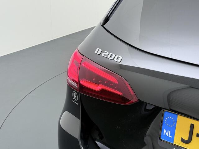 Mercedes-Benz B-KLASSE 200 Business Solution Luxury Trekhaak | Camera | Navigatie | Automaat |