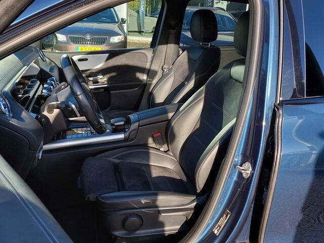 Mercedes-Benz B-KLASSE 250e Plug-In Hybrid AMG-Line | Navi | Apple Carplay | Clima | Cruise | Led Koplampen | Leder+Alcanatra | Stoelverwarming | Sfeerverlichting | Dodehoek+Rijstrooksensor | Privacy Glass | 18'lm