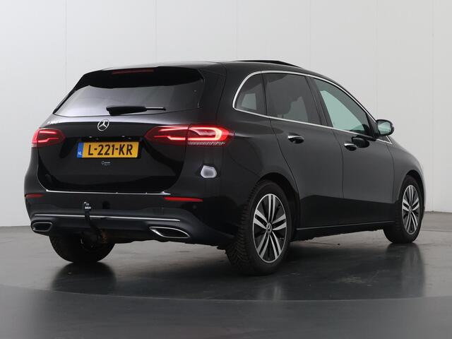 Mercedes-Benz B-KLASSE 180 Business Solution Luxury | Panoramadak | Memory | Keyless | Widescreen | Rijassistentiepakket | Multibeam |